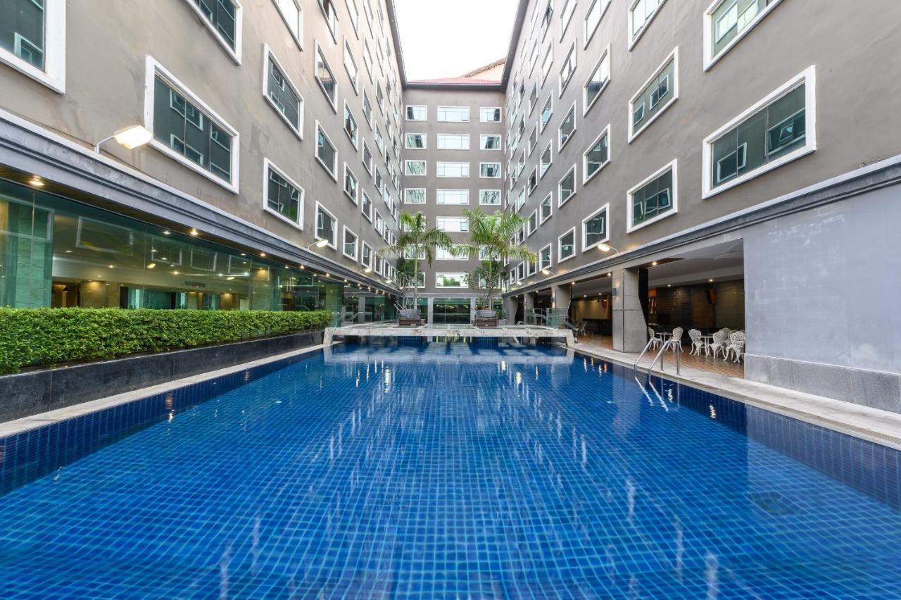 Ease Jomtien Hotel Exterior foto