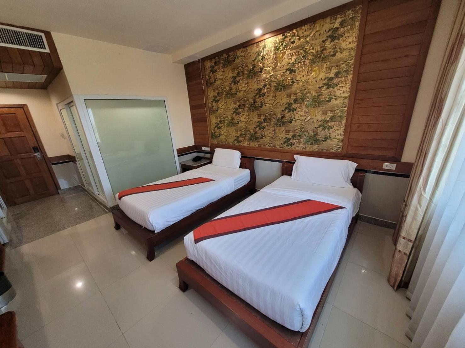 Ease Jomtien Hotel Exterior foto