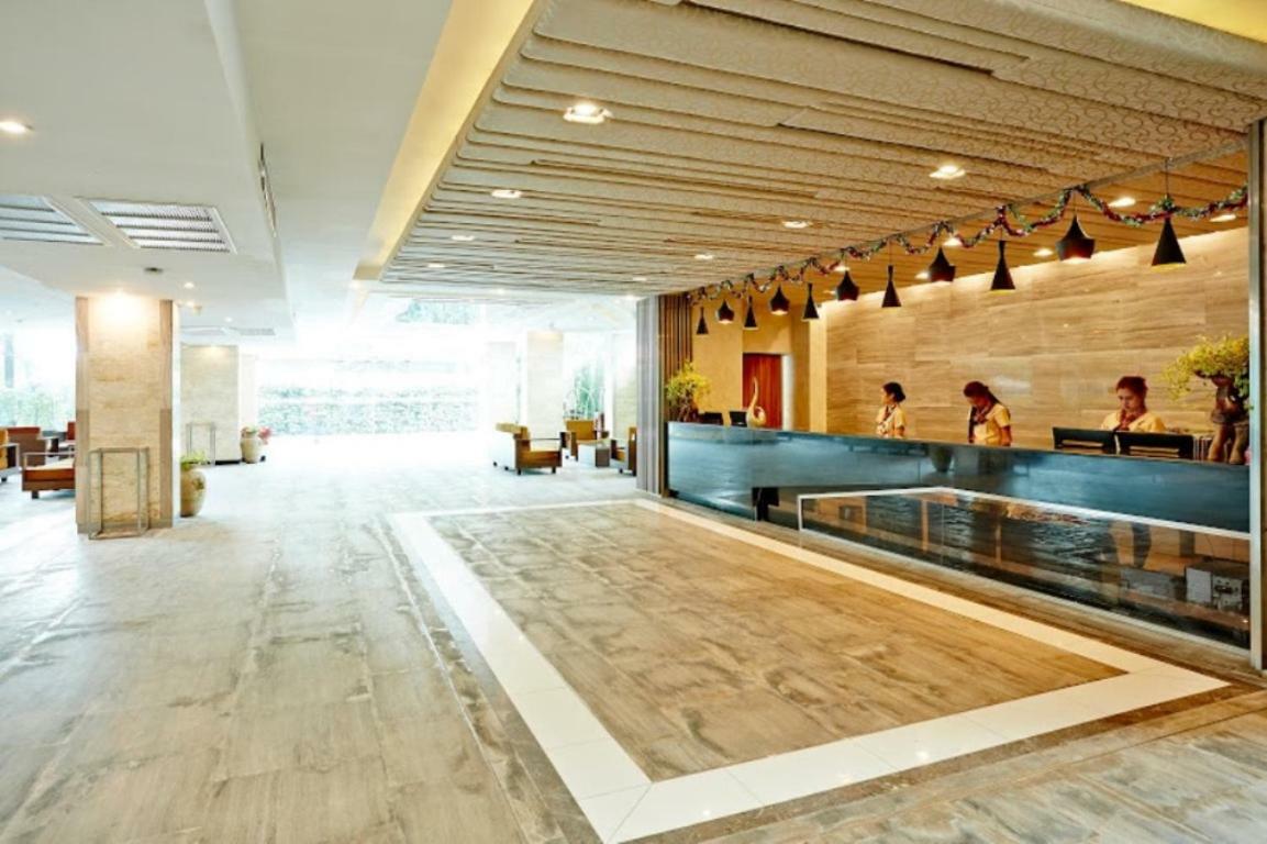 Ease Jomtien Hotel Exterior foto