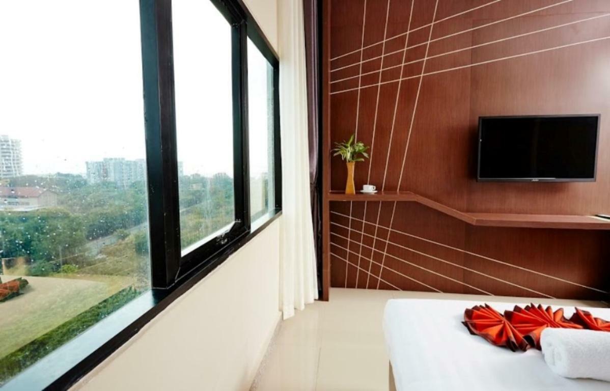 Ease Jomtien Hotel Exterior foto