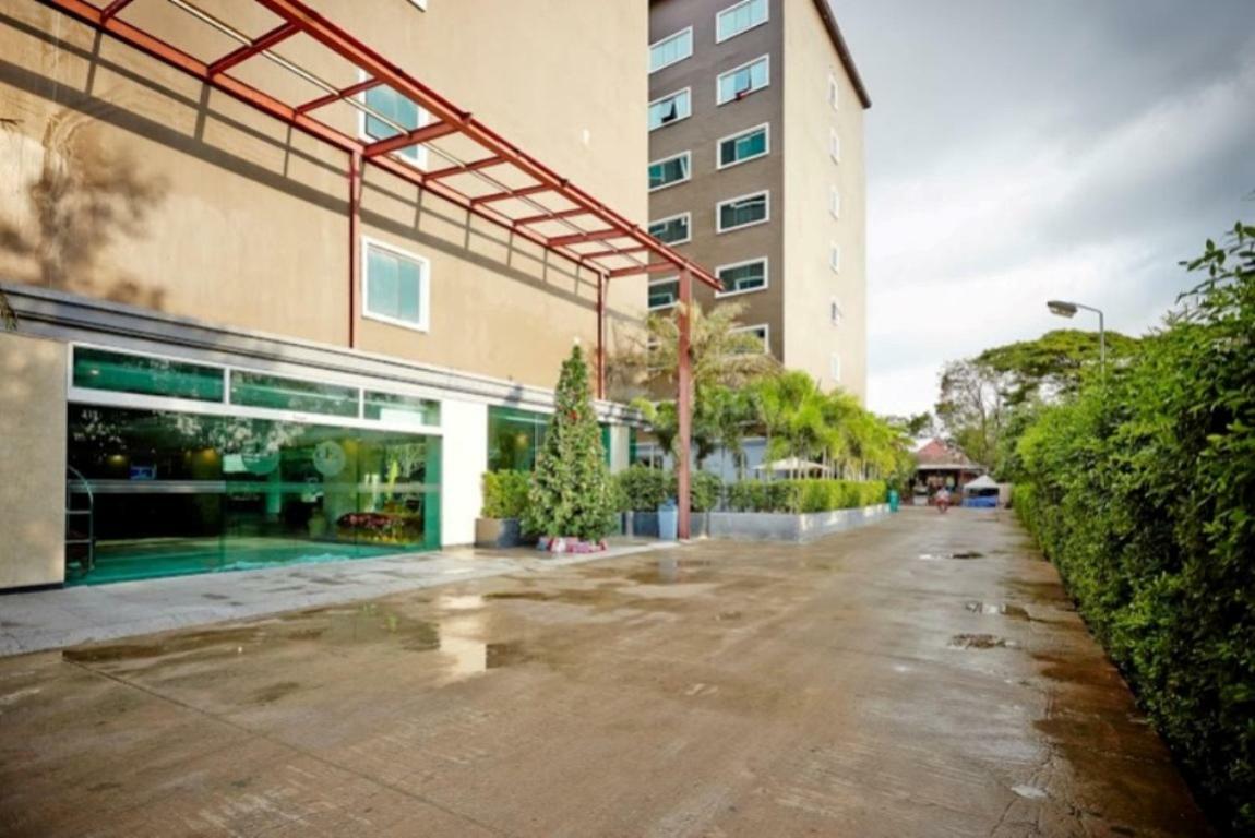 Ease Jomtien Hotel Exterior foto